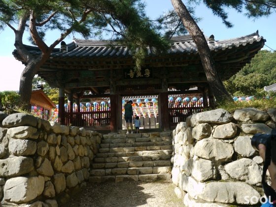 오어사 일주문