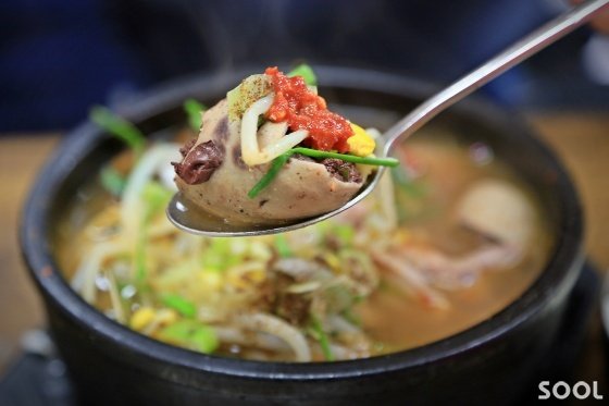 숭창명물 피순대로 끓인 순대국