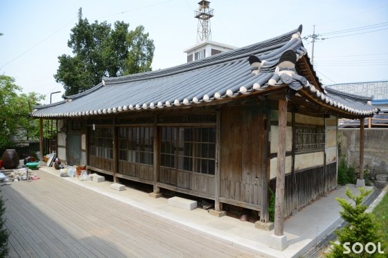  80여년을 버텨온 신평양조장의 고옥