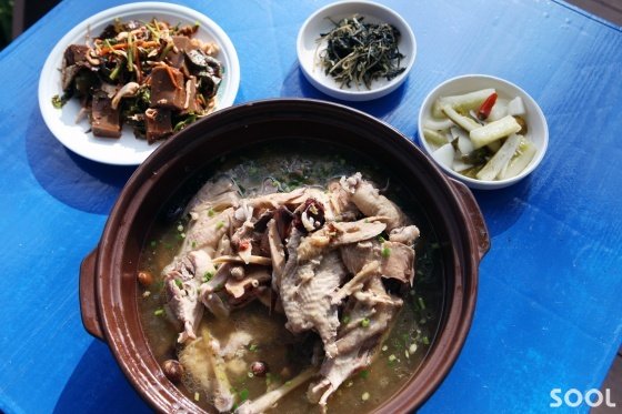 내원사 계곡의 촌닭백숙