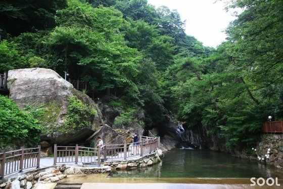 수락폭포 입구
