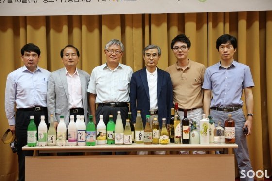  2015년 충청남도 우리술 품평회 출품작과 심사위원들