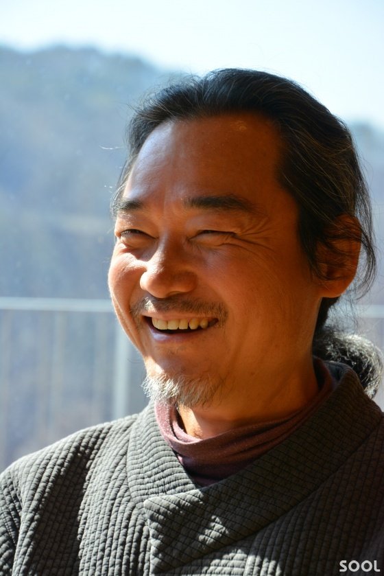 웃음이 가득한 정회철 대표.