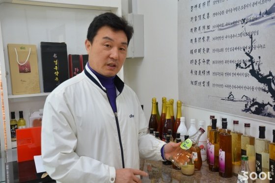 이 대표는 끊임없이 술 개발에 몰두하고 있다.