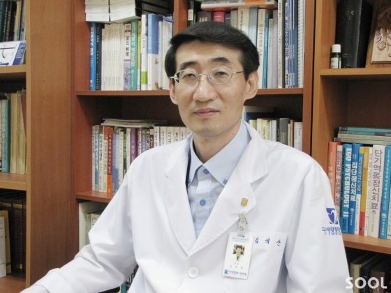 보건복지부 지정 알코올 질환 전문 다사랑중앙병원 정신건강의학과 김석산 원장