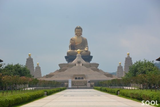 불광산 좌불