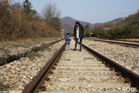 구둔역 철길 걷기
