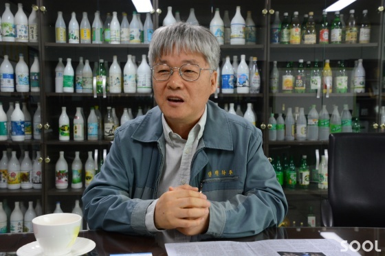인천탁주가 걸어온 길을 설명하고 있는 정규성 대표