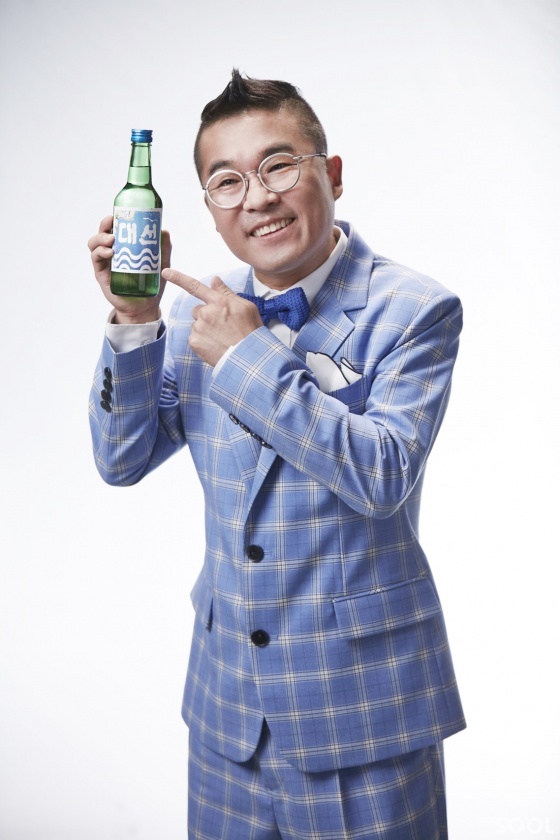 부산 향토소주기업 대선주조㈜의 주력제품‘대선’의 새 모델로 가수 김건모가 발탁됐다.