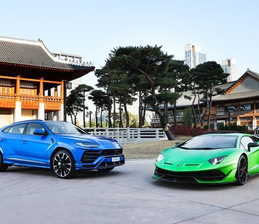 세계에서 가장 빠른 우루스 및 아벤타도르 SVJ 국내 최초 공개