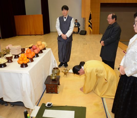 대상은 김유녀 씨가 출품한 ‘와우’로 국회의장상 받아