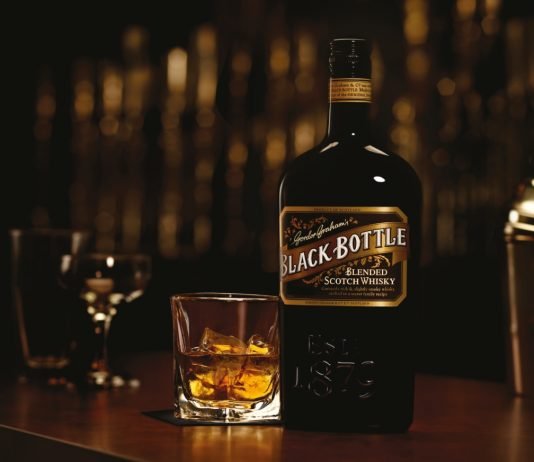 젊은 블렌디드 스카치위스키 ‘블랙바틀’국내 출시