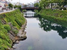 사는 거 그거 별거 아녀?