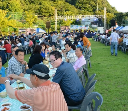 “막걸리 하모, 디디고 빚고 나누는 정아인교”