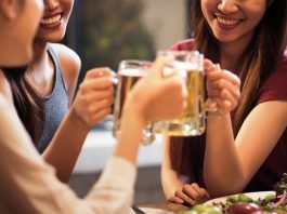 폭음하는 여성들이 늘고 있다