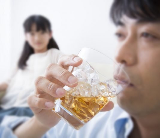 술로 시작된 인생 술로 끝내다