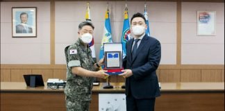 대선주조, ‘장병 위문품 기부’ 공군 제5공중기동비행단 감사패