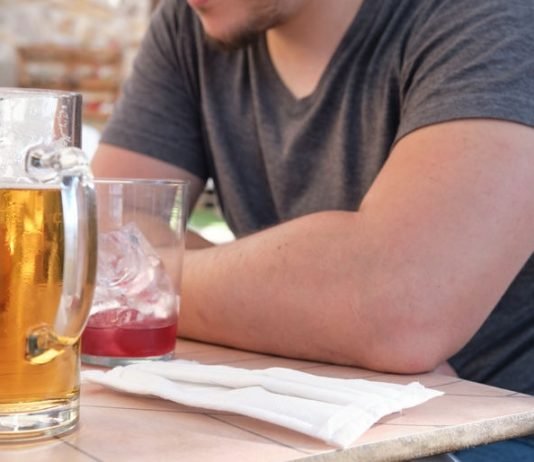 불볕더위 피해 몰려드는 인파…피서지 방역 비상