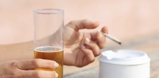 코로나19 불황에도 늘어나는 홈술족, 집콕 스트레스에 술은 약 아닌 독