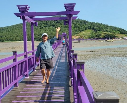 퍼플섬? 보라색 옷을 입고 보라색 모자를 쓰고 방문해야지