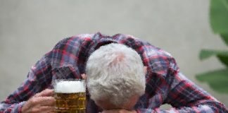 비대면 설 연휴에 노인 음주 주의보!