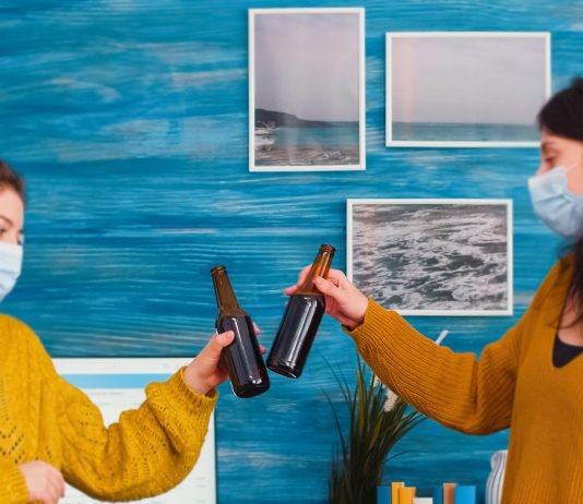 술 취하면 더욱 느슨해지는 개인 방역