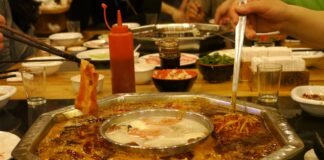 국민들 등 따습고 배부르게 할 자 누군가