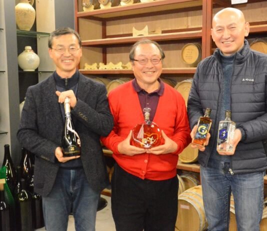 세계 주류 전문가들도 오미나라 ‘오미로제’ 마셔 보고 엄지척