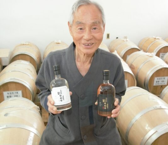 “좋은 술은 좋은 재료와 정성에서 나온다”는 고집으로 술 빚어