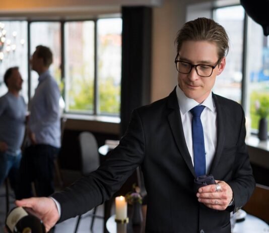 와인은 격식이 아닌 지식으로 마시는 술