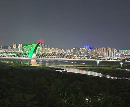 남의 밥그릇 내팽개치고, 내 밥그릇만 단단히 챙기기