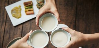 술마켓이 추천하는 장마철 필수품 막걸리