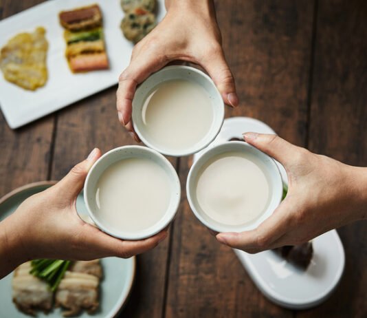 술마켓이 추천하는 장마철 필수품 막걸리