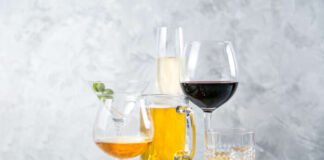 술맛은 술잔에서 나온다