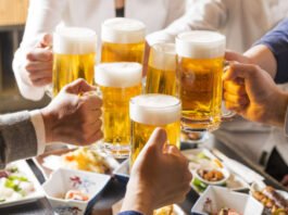 술을 마시면 생각하는 사람