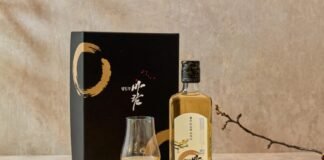 고매한 자태, 그윽한 향기가 가득 한 梅花처럼