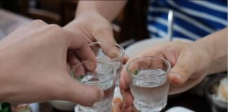 술에 발목 잡힌 50~60대, 변화 절실 입퇴원 반복, 절반 이상은 50~60대