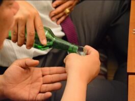 술자리에 나타나는 새디즘과 마조히즘의 희극적 반전