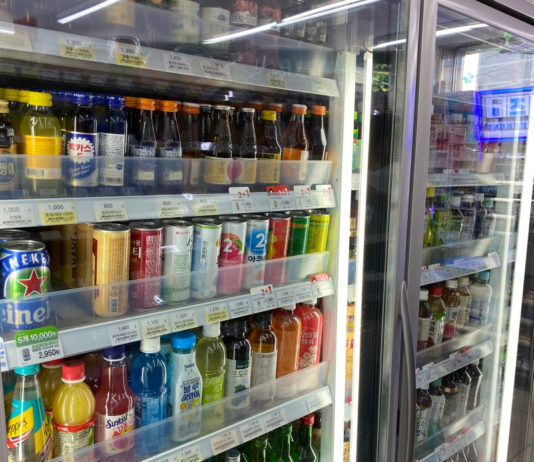 오래된 주류도매업의 제도를 당장에 전환하면 왜 곤란한 일이 커질까?