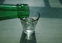 “외로워서 한잔”… 노년기 음주가 위험한 이유